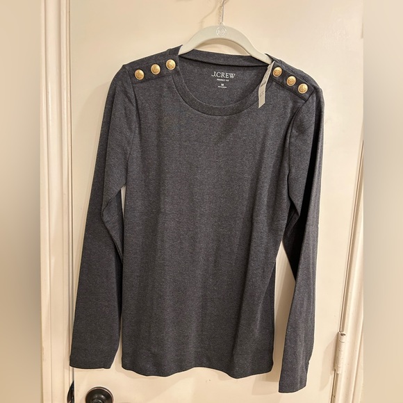 Button embellished T-shirt NWT - Picture 3 of 4